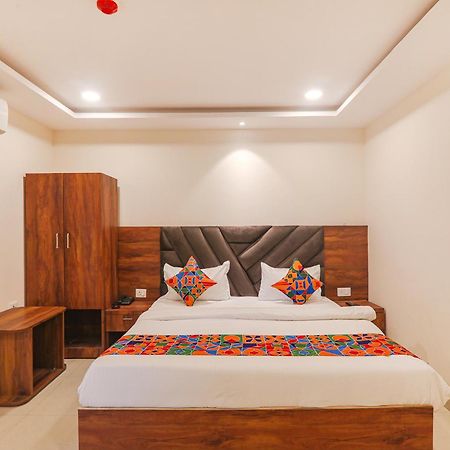 Fabhotel Rachna Palace And Banquets - Nr Lekhraj Metro Station Lucknow Buitenkant foto