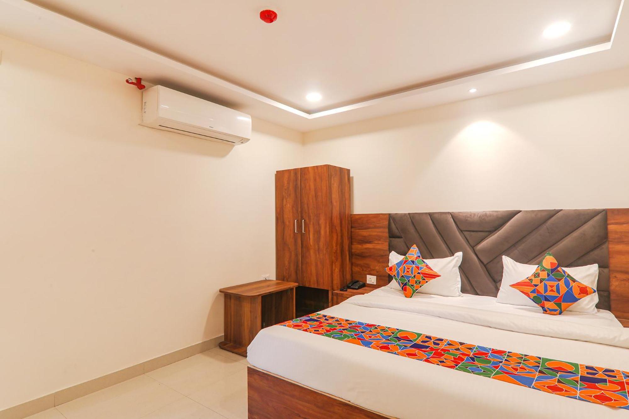 Fabhotel Rachna Palace And Banquets - Nr Lekhraj Metro Station Lucknow Buitenkant foto
