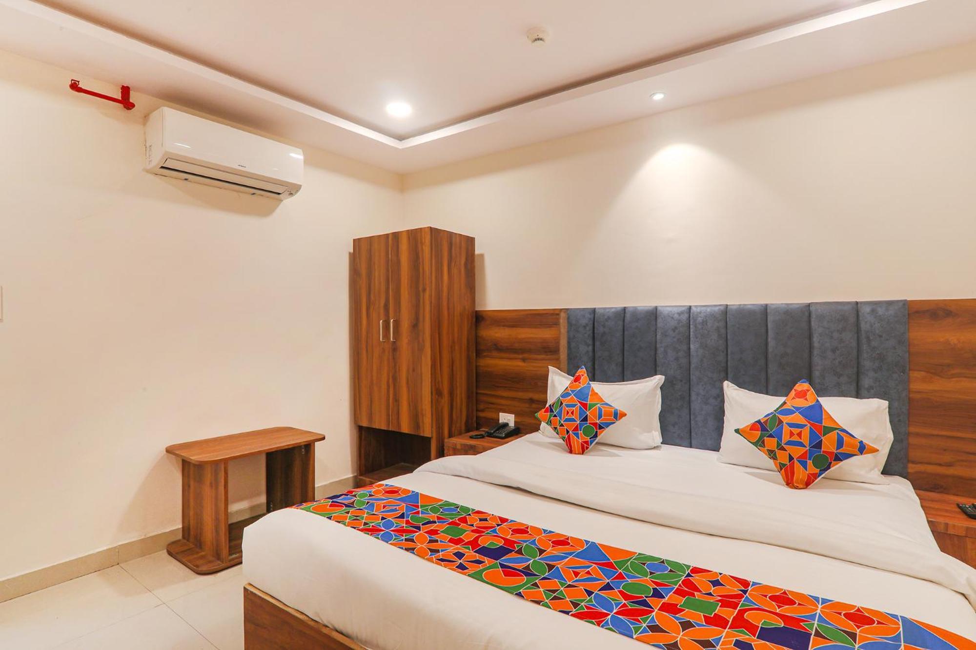 Fabhotel Rachna Palace And Banquets - Nr Lekhraj Metro Station Lucknow Buitenkant foto