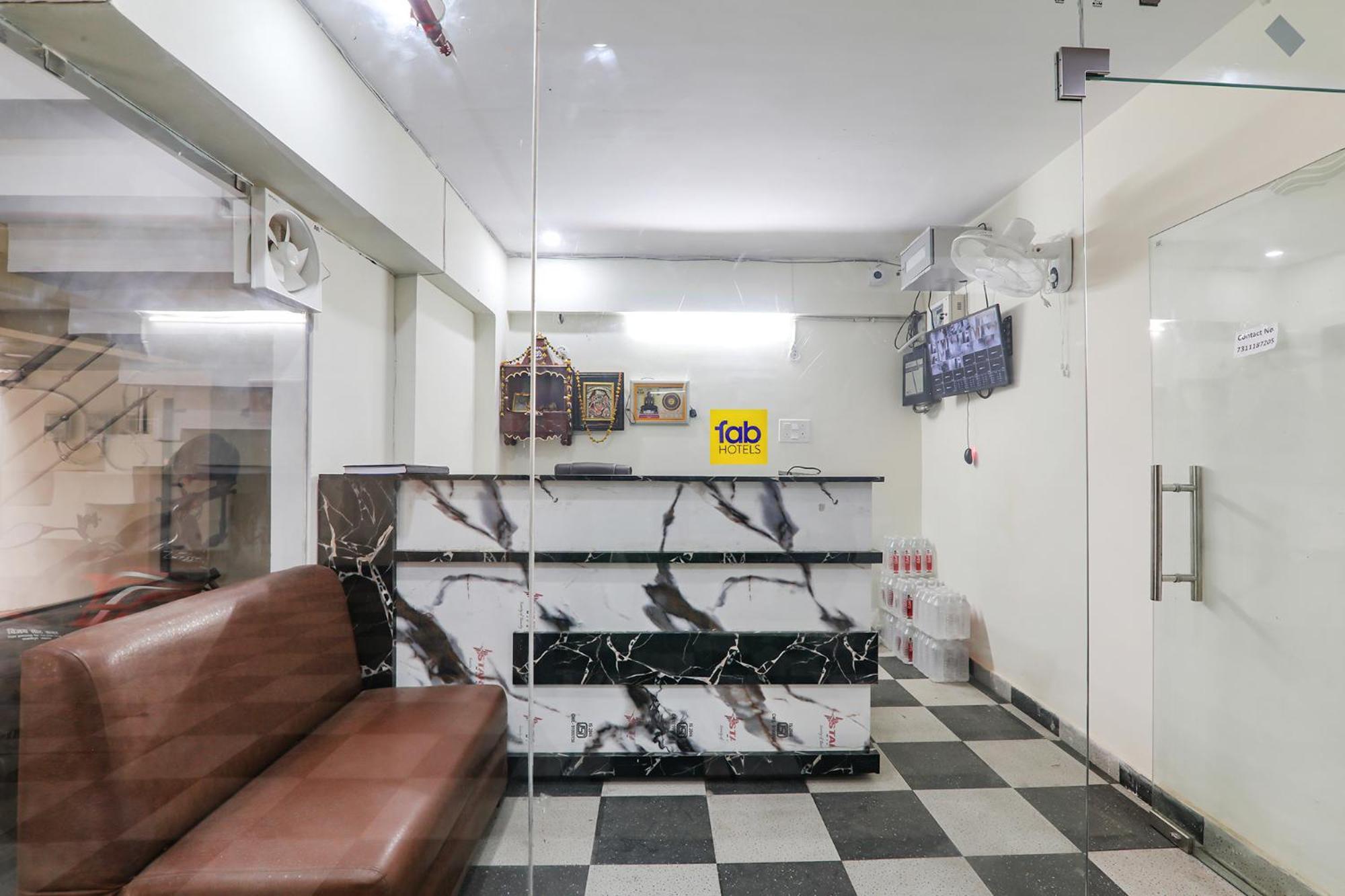 Fabhotel Rachna Palace And Banquets - Nr Lekhraj Metro Station Lucknow Buitenkant foto
