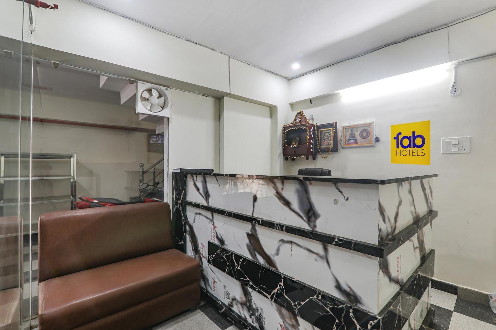 Fabhotel Rachna Palace And Banquets - Nr Lekhraj Metro Station Lucknow Buitenkant foto