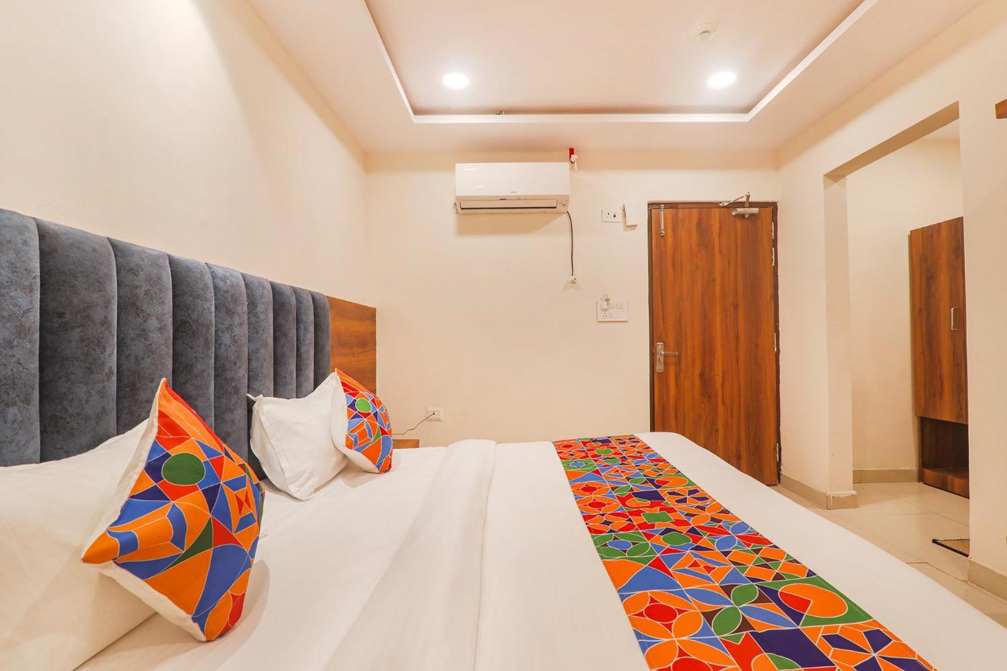 Fabhotel Rachna Palace And Banquets - Nr Lekhraj Metro Station Lucknow Buitenkant foto