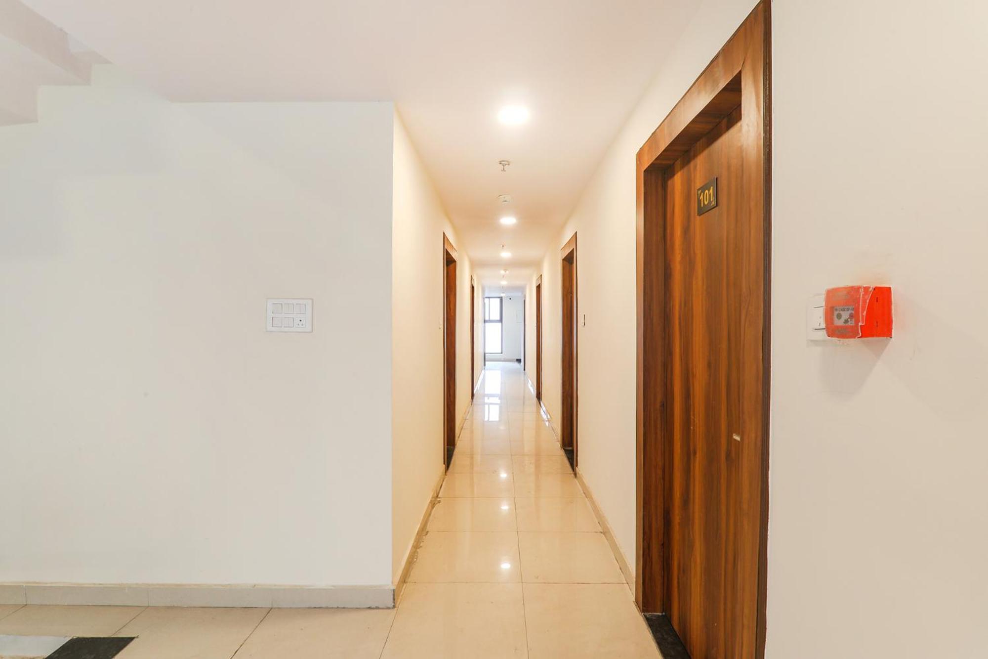 Fabhotel Rachna Palace And Banquets - Nr Lekhraj Metro Station Lucknow Buitenkant foto
