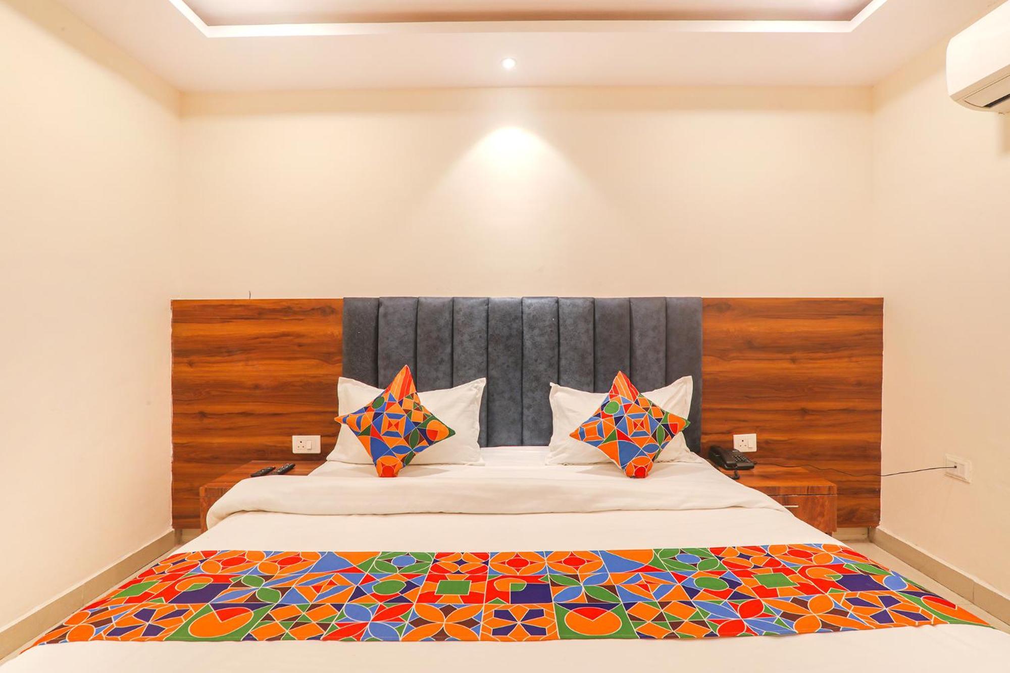 Fabhotel Rachna Palace And Banquets - Nr Lekhraj Metro Station Lucknow Buitenkant foto