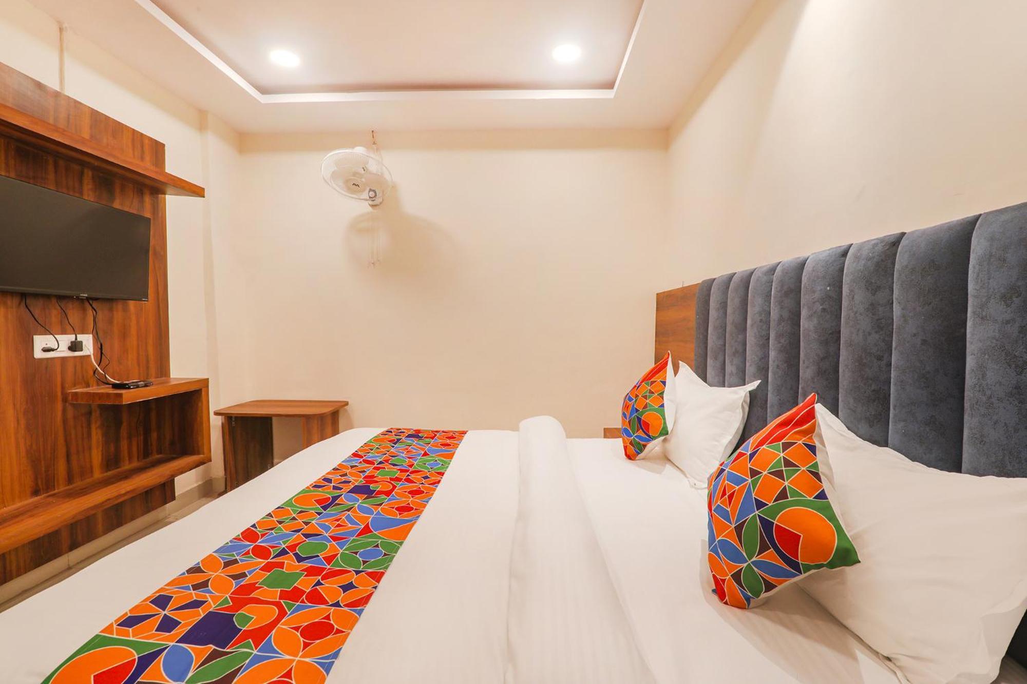 Fabhotel Rachna Palace And Banquets - Nr Lekhraj Metro Station Lucknow Buitenkant foto