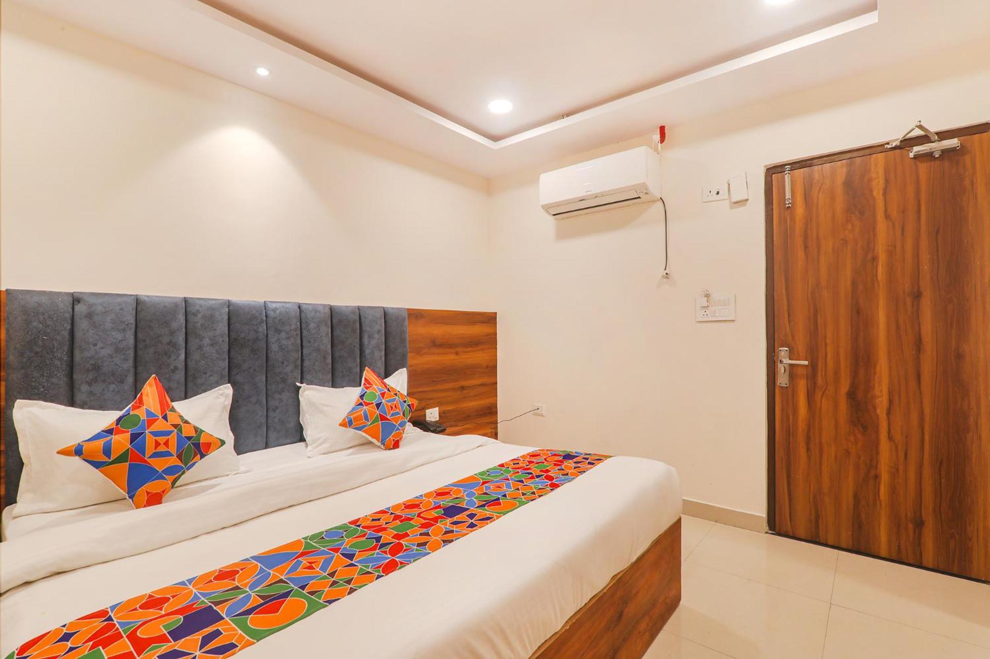 Fabhotel Rachna Palace And Banquets - Nr Lekhraj Metro Station Lucknow Buitenkant foto