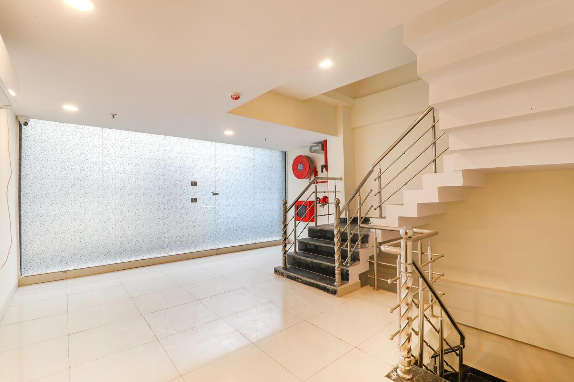 Fabhotel Rachna Palace And Banquets - Nr Lekhraj Metro Station Lucknow Buitenkant foto